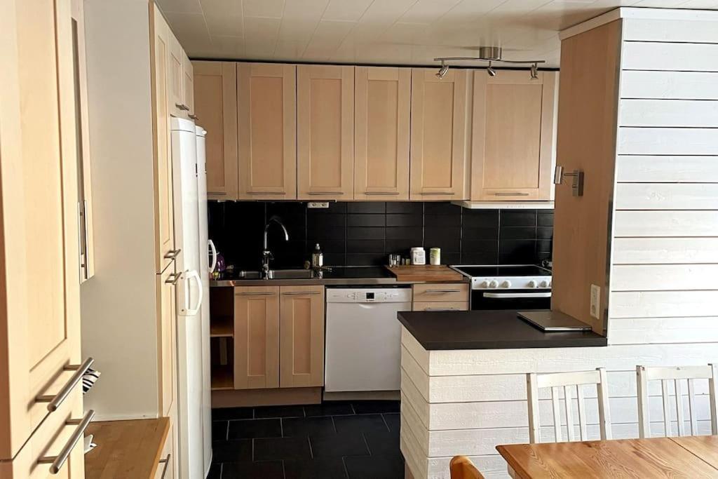 Familjevaenligt Hus Naera Isaberg! Villa Hestra Luaran gambar