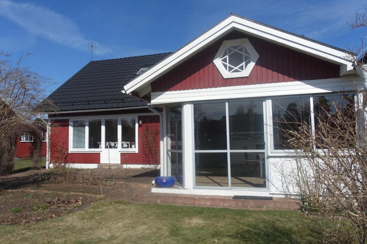 Familjevaenligt Hus Naera Isaberg! Villa Hestra Luaran gambar
